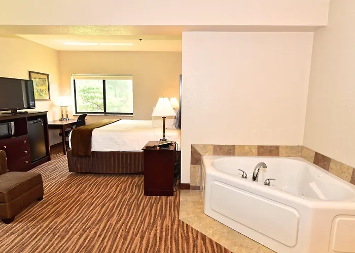 Cobblestone Inn & Suites - Clarion